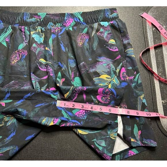All In Motion Dark Floral Athletic Shorts Size M - Picture 5 of 12